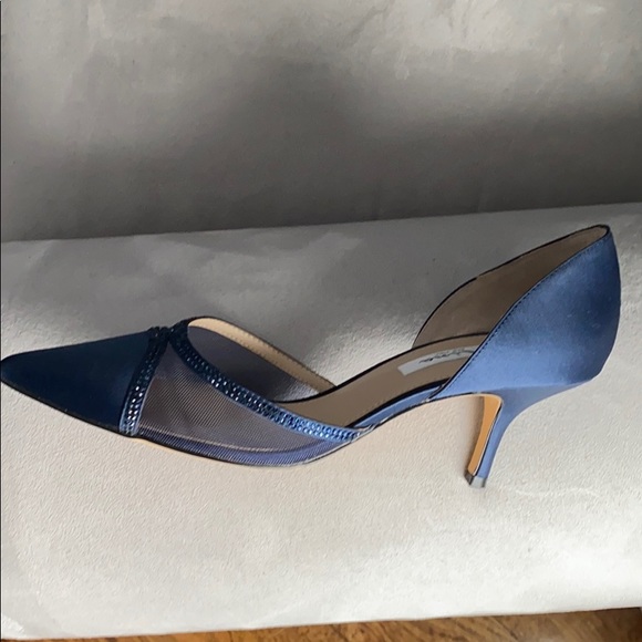 Size 9 Nina Blythe heel in Navy - Picture 2 of 5